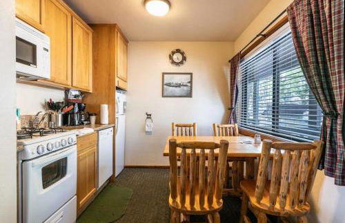 Lakeside Studio Steps from the Beach - Foto 11