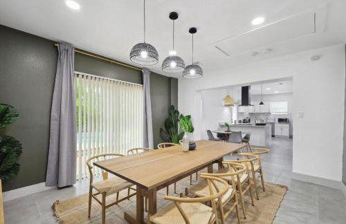 Tropical Oasis - Pool + Beach Volleyball + Firepit - Foto 15