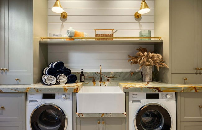 Muskoka Luxe Retreat With Pool Spa Fire Pit - Photo 44