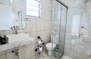 Ap Ouro Pret - com piscina aquecimento solar e churrasqueira - Foto 4