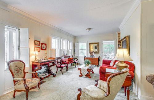 Central and Ornate Sewanee Home with Screened-In Porch - Foto 4