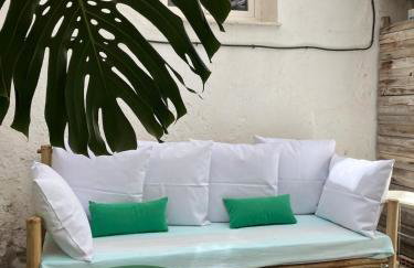 Charming Studio with Private Patio in Old Town - Photo 6