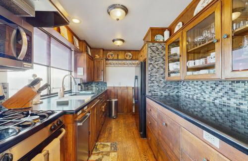 Oceanfront Home - Stunning Views & Private Hot Tub - Foto 9