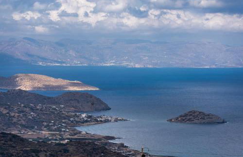 The Lookout in Mirsini - Roof Terrace - AC - WIFI - Foto 29