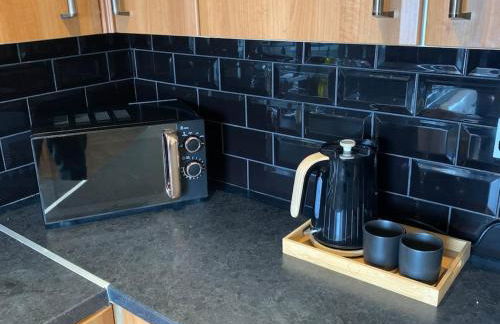 Fantastic Large 2 X Bedroom Flat, Free Parking - Photo 5