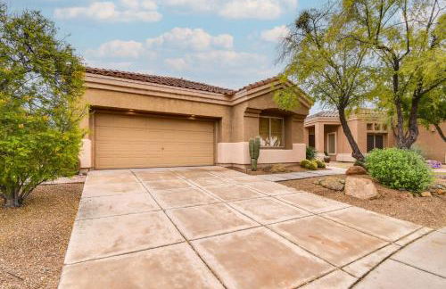 Luxe Couples Retreat with Pool and Outdoor Kitchen! - Foto 29