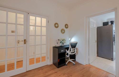 Cosy 3BR House by D3 Short Stay, Sleeps 8, Free on-site Parking & Garden - Foto 13