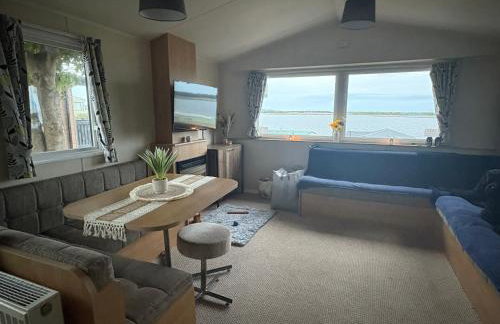 Lush Lake View - Photo 8