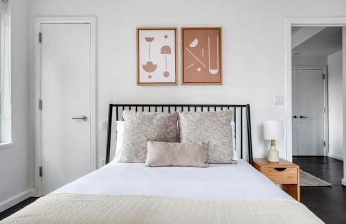 Gorgeous Midtown W 1BR w Gym nr Times Sq NYC-651 - Foto 9