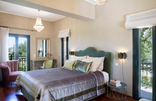 Avra Private Suites - Photo 14