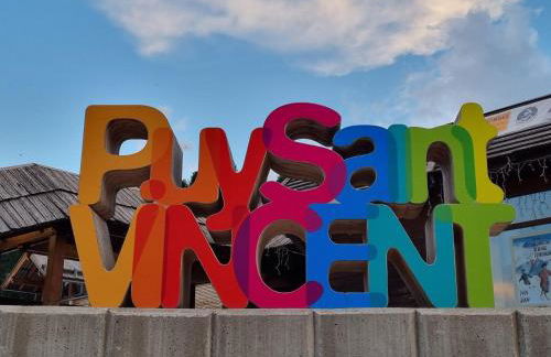 PUY SAINT VINCENT APPARTEMENT T2 BALCON SUPER PANORAMA AVEC PARKING PRIVE COUVERT et PISCINE L'ETE - Foto 11