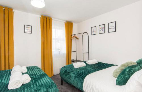 Workers Families Pet Friendly 7Bed 2Bath and WC Free Parking Garden 14PPL - Photo 27