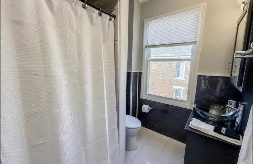 Spacious Home Downtown - Children's Hospital, Pets - Foto 44