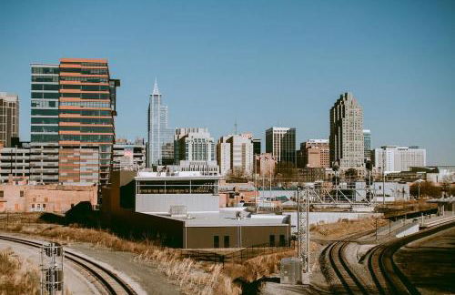 Pet Friendly Family Home Steps to Raleigh Greenway - Foto 12