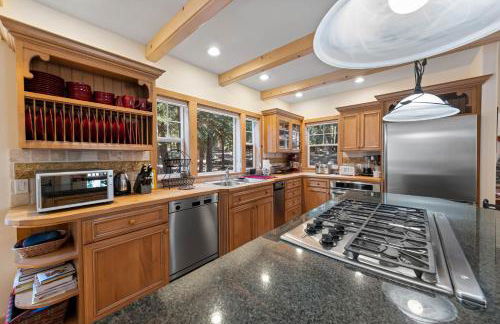 Fox Crossing at Tahoe Donner by Tahoe Getaways - 3BR Vacation Rental w Forested Views & HOA Amenities! - Foto 11