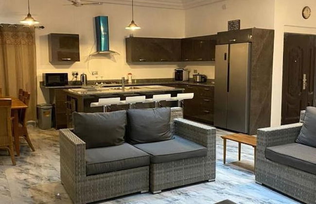 3 Bed Villa-private Garden-offstreetparking-aircon - Photo 19