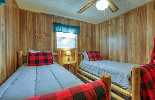 Wandering Creek - 2 Bedrooms, 1 Baths, Sleeps 6 Cabin by RedAwning - Foto 3