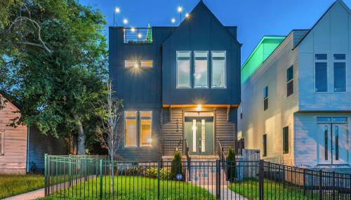 Designer Single Family House-Rooftop- Hot Tub - Foto 1