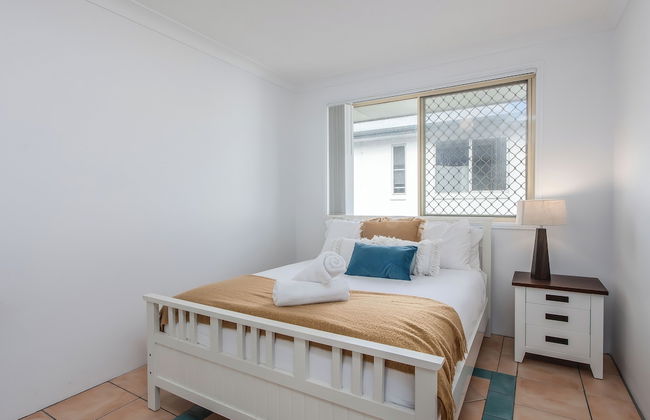 Marine Mirage - 2 Bedroom Apartment with Beachfront Vibes - Photo 4