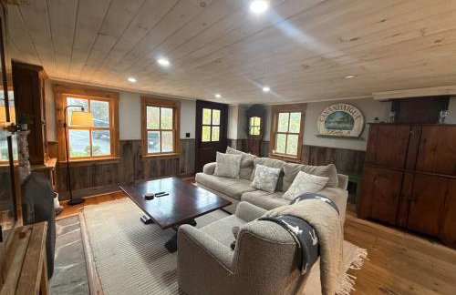 Stunning Cabin on Land Close to Lake Outdoor Area - Foto 9