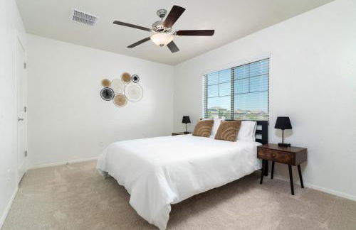 Spacious Family Oasis ~ PoolTable ~ Backyard ~ Pkg - Foto 18