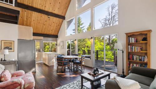 Warm and Cozy Mountain and Lake View Haven cottage - Foto 1