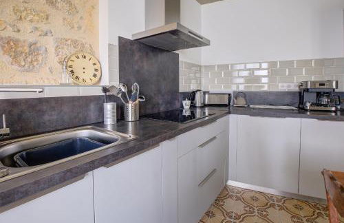 Le Prieuré "Péridoors" - Élégance, Histoire & Jacuzzi - Foto 10