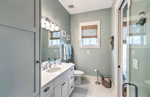 Breezy Home with Grills, Pool and Beach Access! - Foto 14