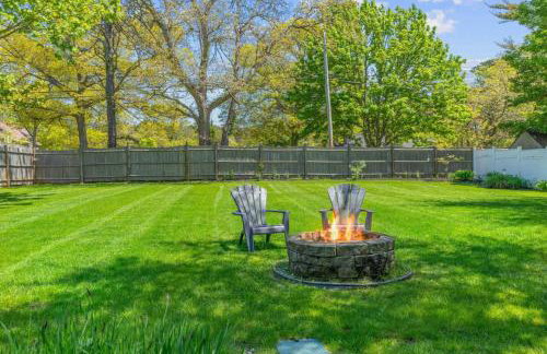 Cottage Oasis by Lake with Kayaks Fire Pit and a Huge Yard - Foto 27