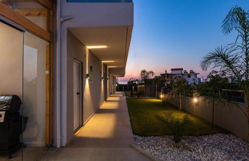 Evilio Suites, Inspired Family Retreat with Pool, Βy ThinkVilla - Foto 18