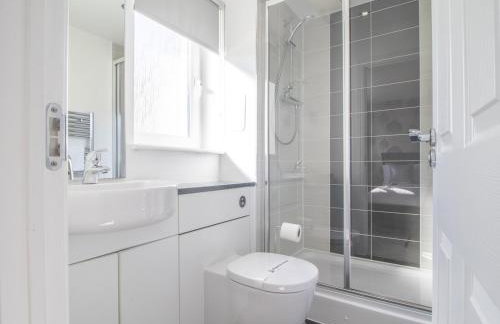 Pass the Keys Next to Braehead - Free Parking - Foto 32