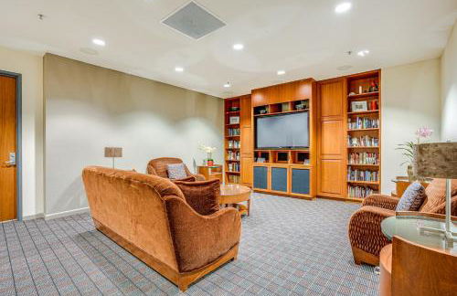 Luxe Condo with Private Patio and Perks in Emeryville! - Foto 21