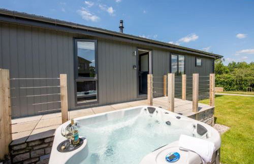 Buttercup Lodge - Relaxing hot tub and Parking - Foto 2