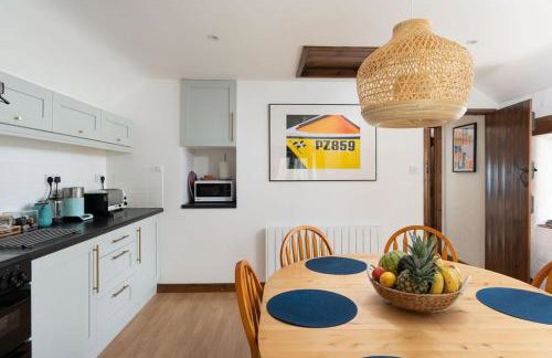 Naut Retreat, The Big Barn - Spacious & cosy cottage, walk to Porthcurno beach, Pedn Vouder & Minack Theatre - Photo 19