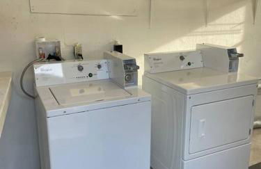 Shares Courtyard Luxury Apt - NEW! - Foto 37