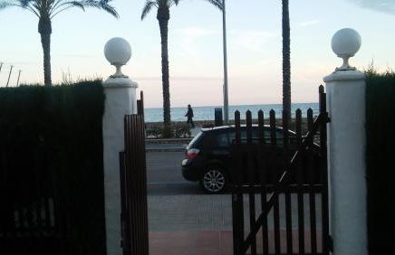 Passeig Maritim Apartment - Photo 54