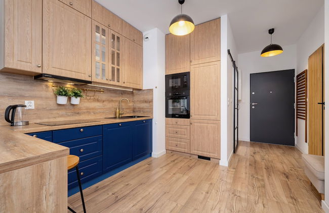 Apartment With Large Balcony by Renters - Photo 16