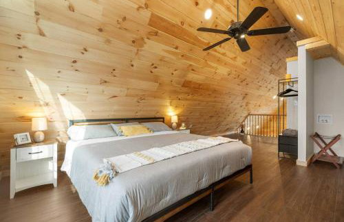 The A-mazing Creekside Escape - Foto 28