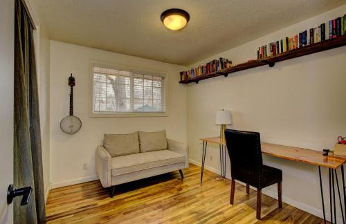 Sunset Home perfect for extended stays with fully fenced in yard, designated office, two living rooms, located across from Boise Foothills and close to Bogus Basin in Boise's North End - Photo 9