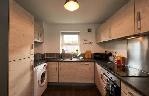 Spacious Home For Contractors,Families,Groups, Sleeps 10, Free Parking - Foto 16