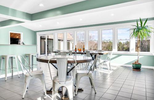 Maine Pondfront Home Sleeps 22 - Pool & Hot Tub - Photo 6