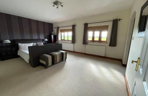 Spacious Home, 6 large bedrooms, full sky package, sleeps 14 - Foto 4