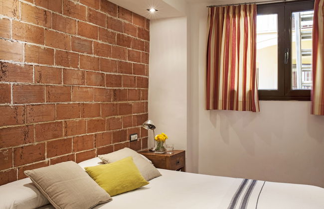 AinB Las Ramblas-Guardia Apartments - Photo 12