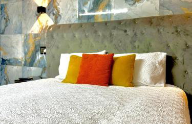 1-Bed Apartment - Sleeps 2 Wifi & Central - Photo 2