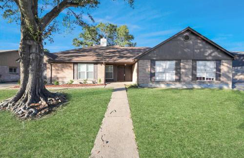 Stylish Katy Retreat 4BR Sleeps 10 Outdoor Escapre - Foto 9