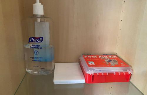 Cozy Sunfilled House with Deck Patio Garden - Foto 31