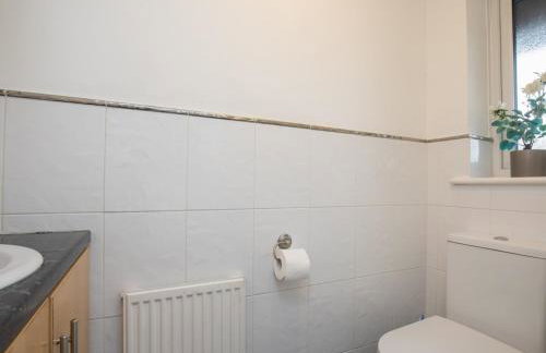 Gorgeous Family Home Near River Thames-Old Windsor - Pass the Keys - Foto 18