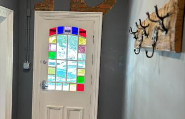 1920 Brick House-Hot Tub-Outdoor Brickoven Pizza-Pets-Breweries - Foto 48