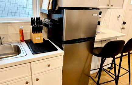 Tiny House Living with In Unit Laundry Steps from Kaiser - Foto 15