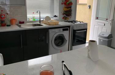 Entire 6 Bed 5 Star Luxury House FREE WiFi nice views - Foto 9